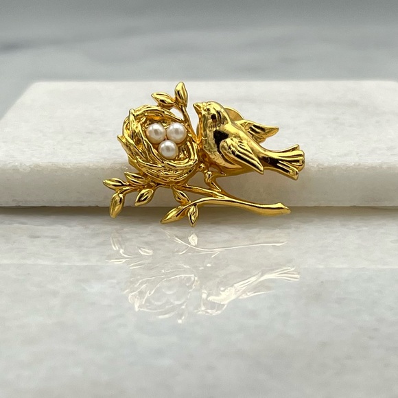 Bird Nest Brooch - Picture 2 of 7